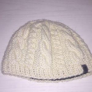 Knit White North Face Hat ✨